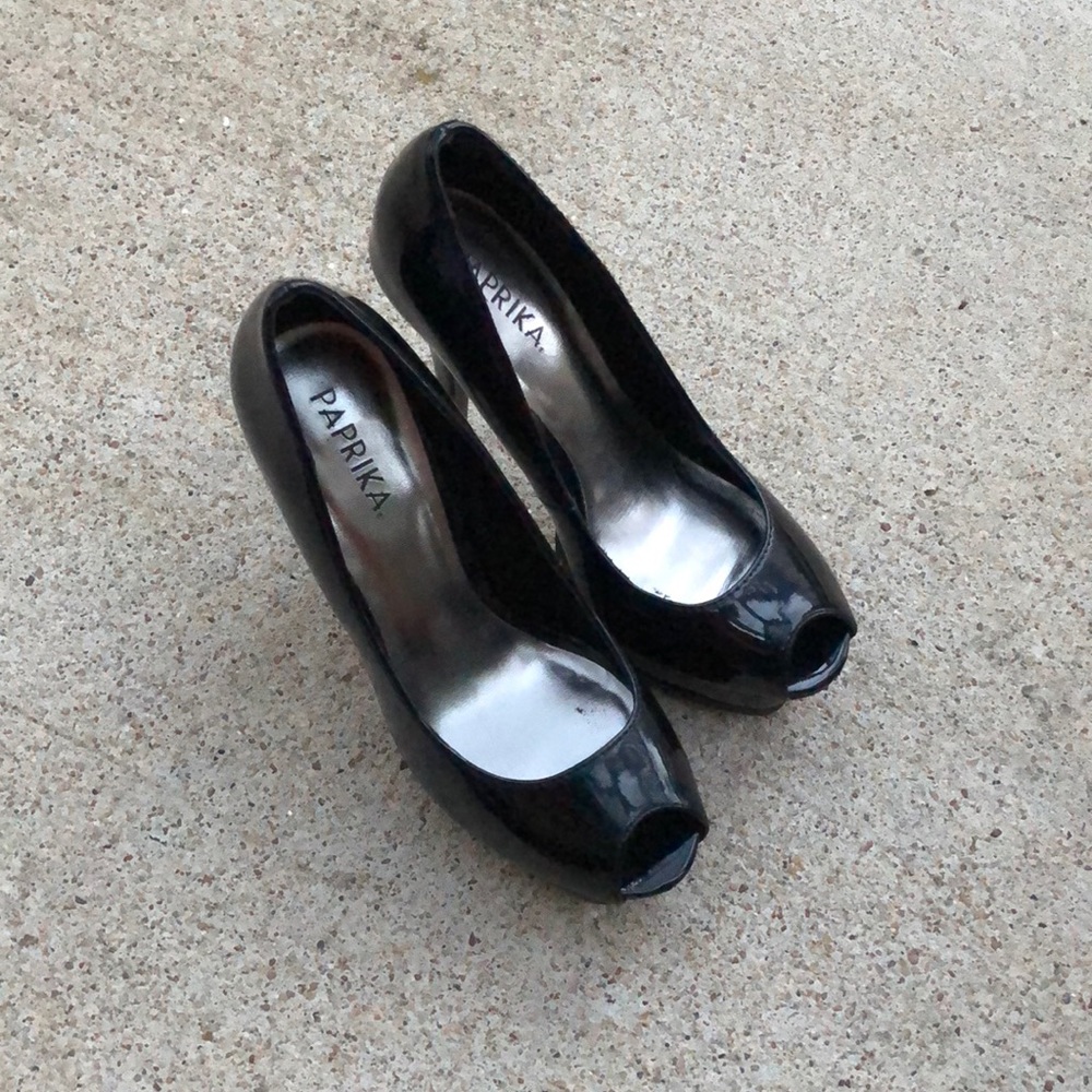 Paprika heels